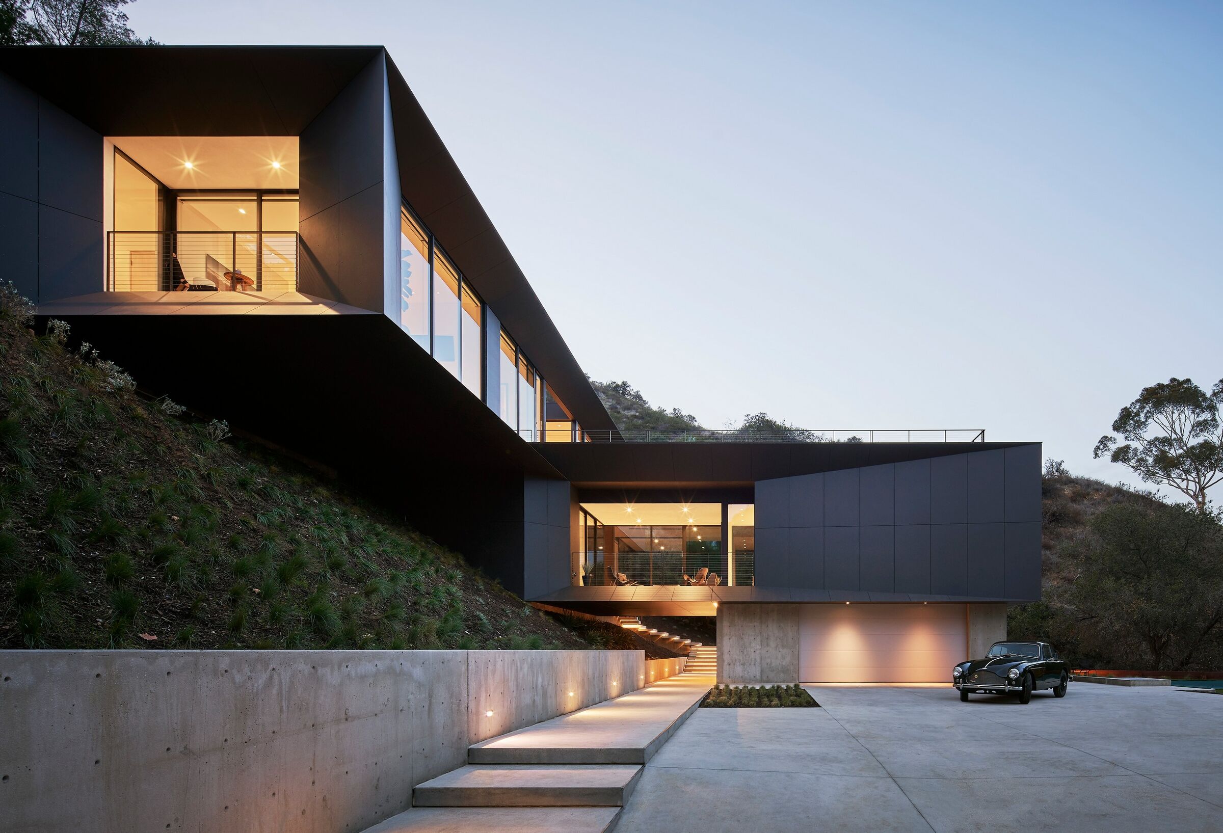 LR2 House in Pasadena, California by MonHouses